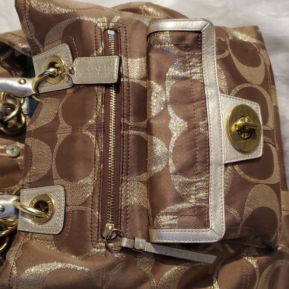 Coach Hamptons Signature C's W/ Turnlock Tote F15691 - Picture 4 of 16